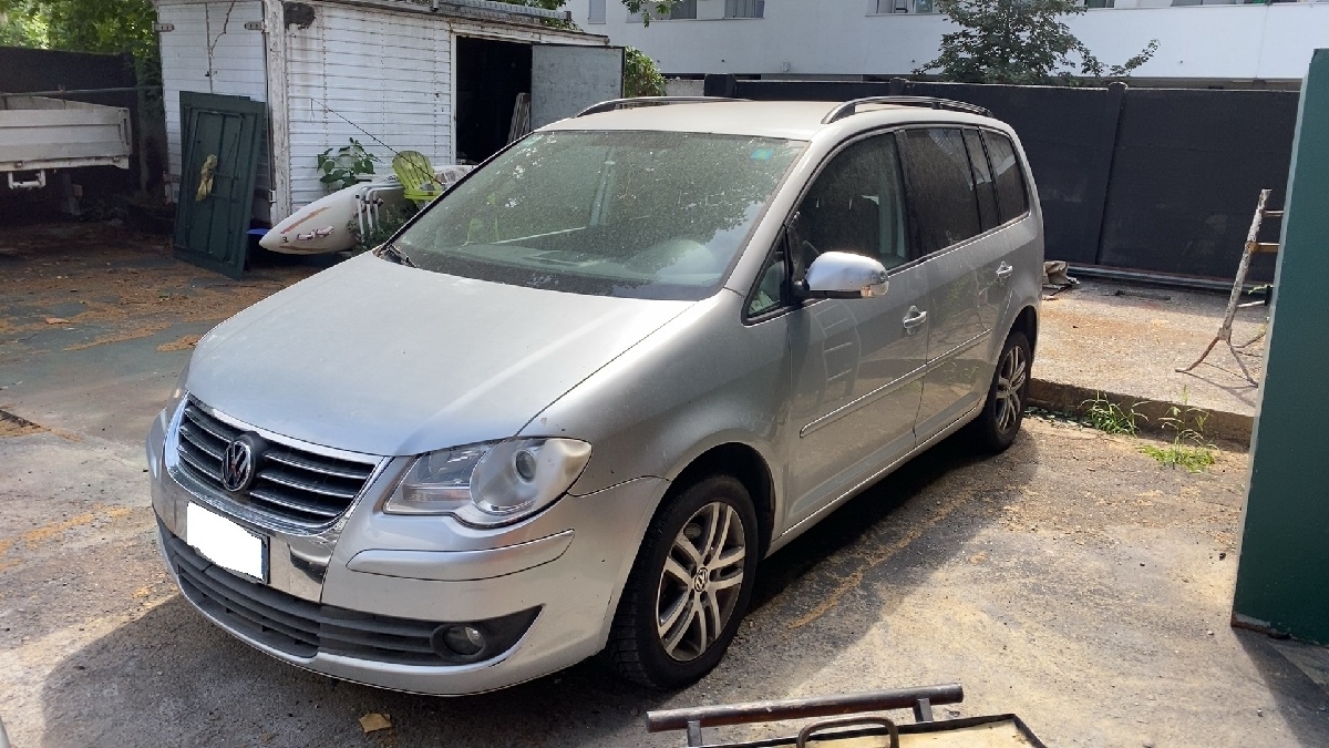 TOURAN VOLKSWAGEN