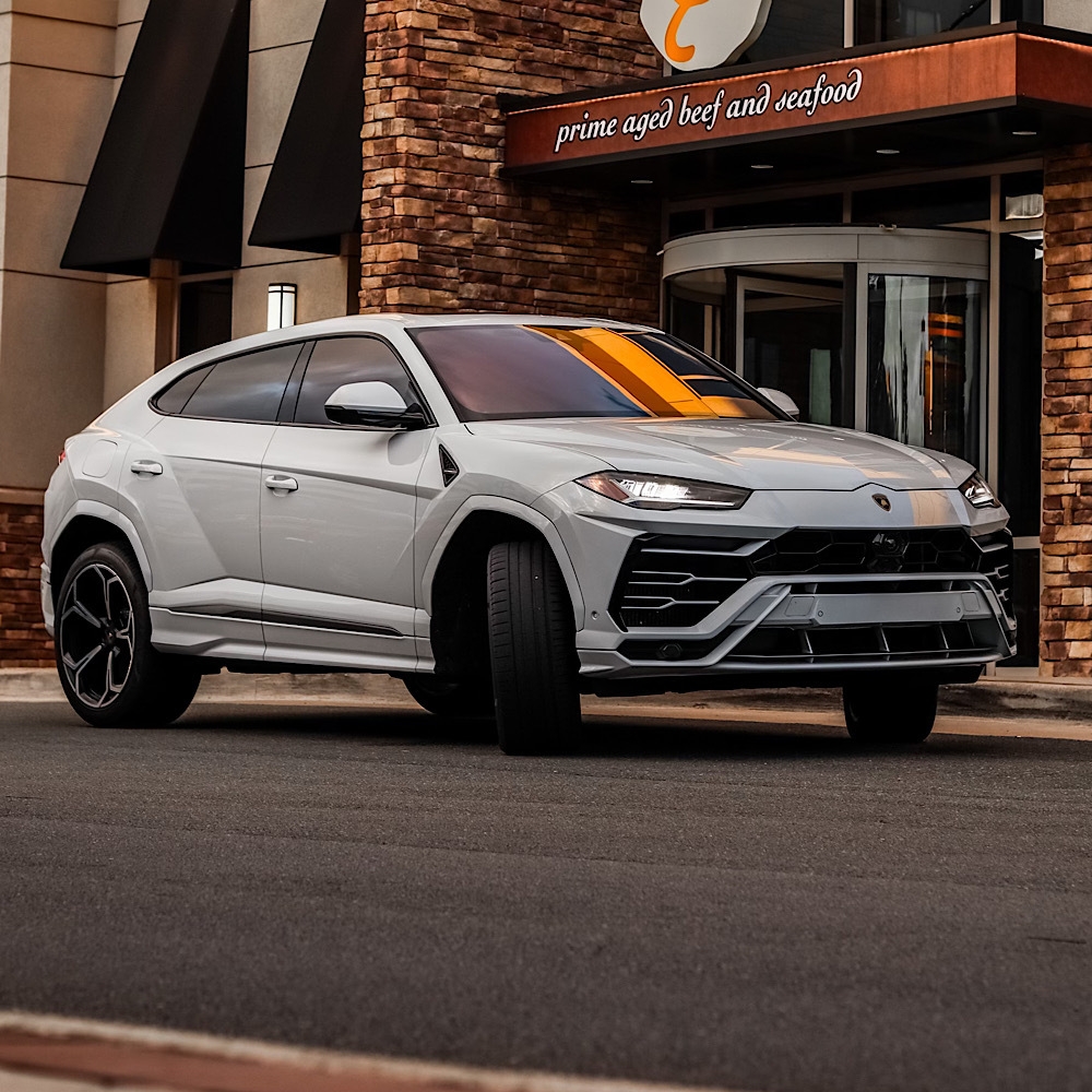 URUS LAMBORGHINI