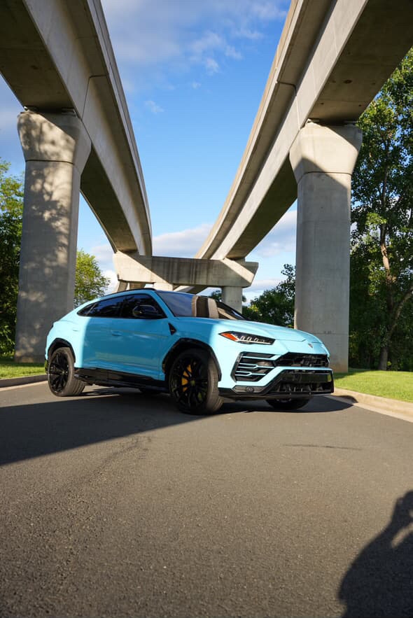 URUS LAMBORGHINI